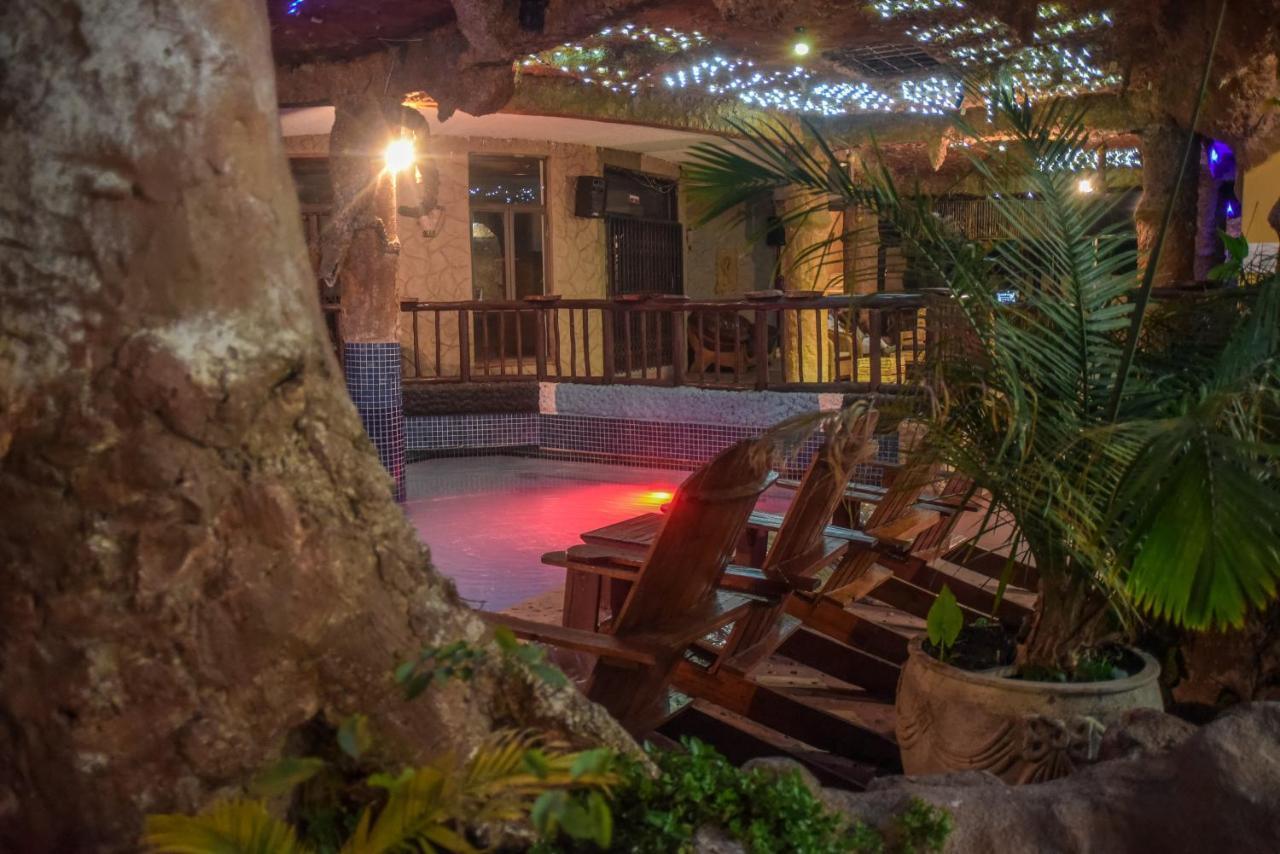 African Home Hotel Gaborone Exterior photo