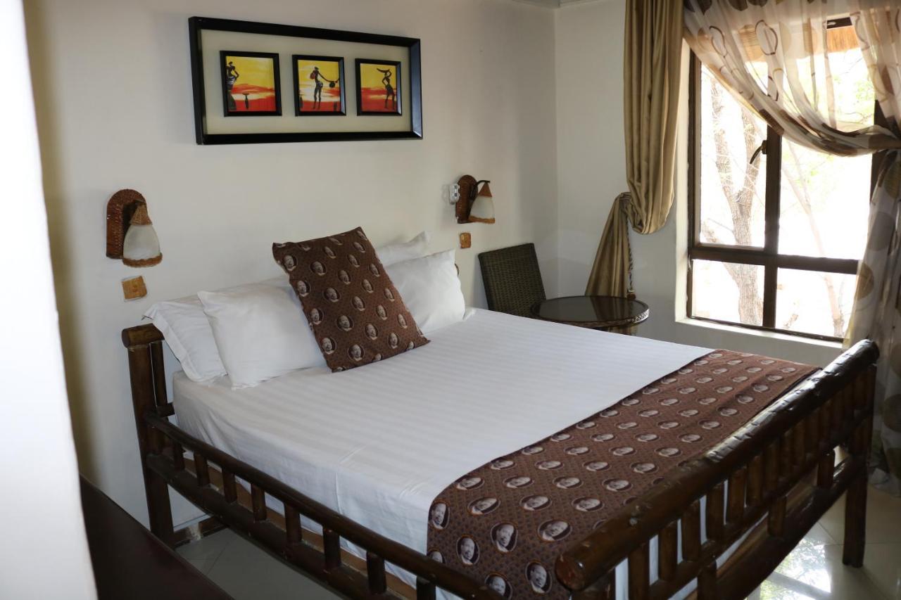 African Home Hotel Gaborone Exterior photo